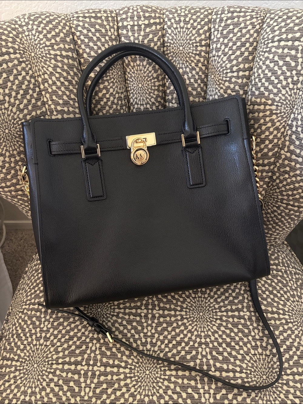Michael Kors Hamilton Large Black Leather Tote Bag Gold Tone Hardware Like New